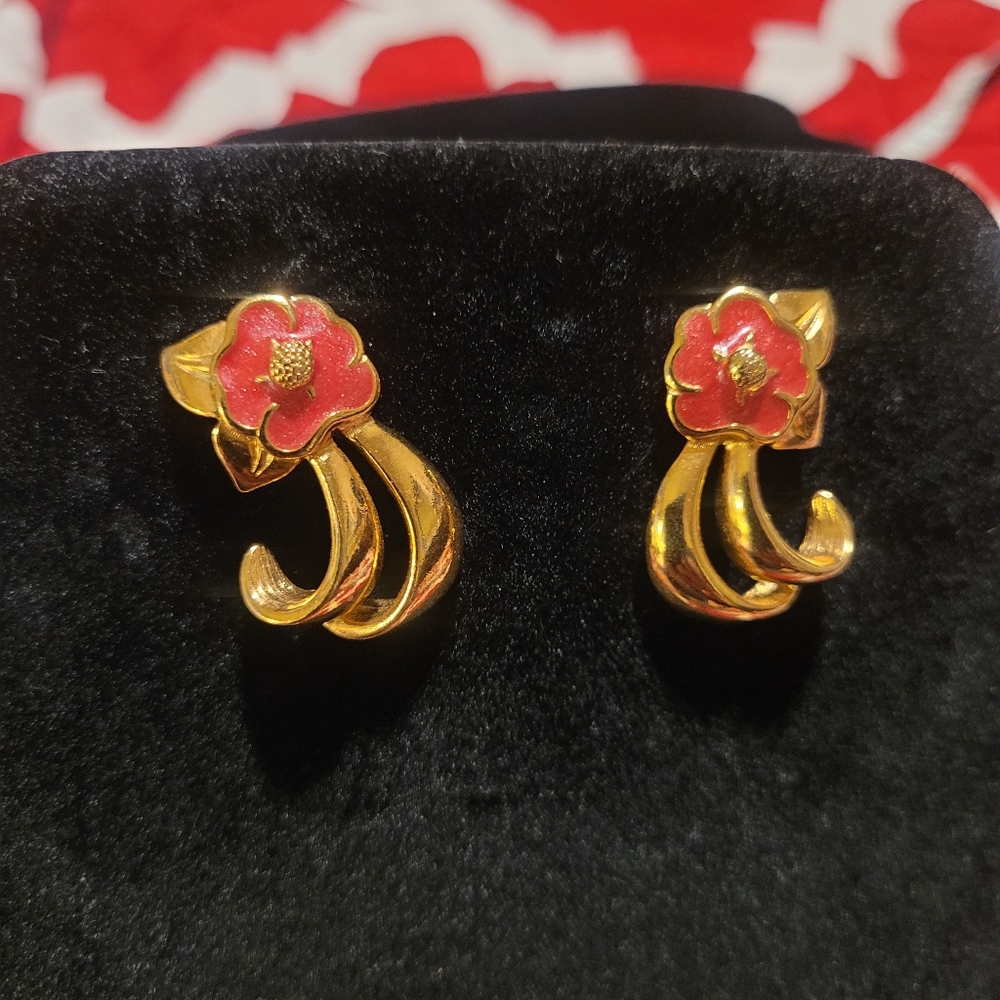 Avon Vintage Gold and Red Floral Earrings
